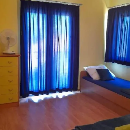 Four Bedroom Anita With Terrace *
