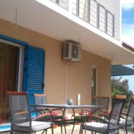 Nyaraló Four Bedroom Anita With Terrace