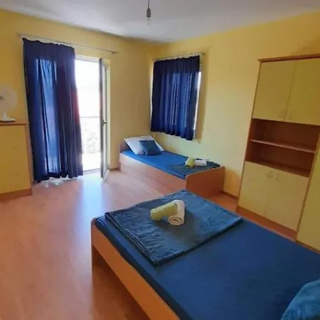 Four Bedroom Anita With Terrace * Drnis